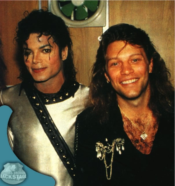 Michael con Bon Jovi. No s si habrn cantado juntos alguna vez... la pinta de Michael, para el Bad Tour.