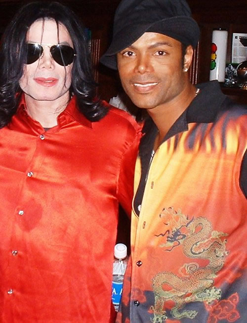 Michael junto con su ms grande imitador, E. Casanova... la foto es ms o menos del 2000-2001.