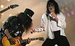 Michael con el experimentado guitarrista Slash; fueron grandes amigos. Comenzaron a trabajar juntos en Black or Withe, si no estoy mal. Slash tambin...