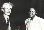 Aquí Michael con el artista Andy Warhol, quien más adelante le haría un retrato... La pic la pueden ver dentro de este álbum.